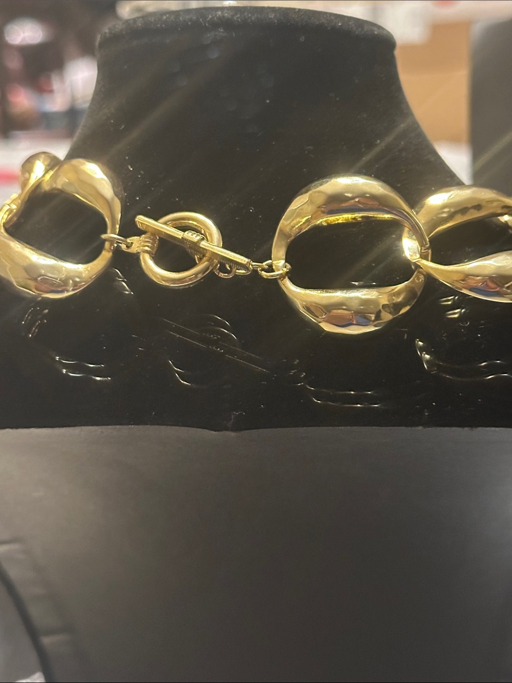 Elegant Gold Link Chain Necklace - Women's Statement Jewelry - Picture 3 of 3